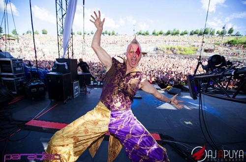 Paradiso Stilts
Audience Shout